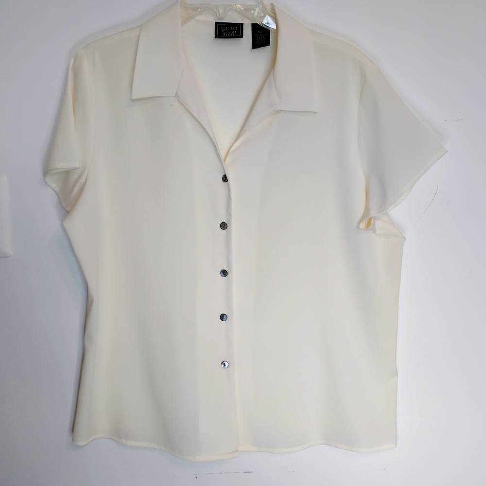 Vintage Women's Cream Button-Up Blouse With Mother Of Pearl Buttons Size 16P